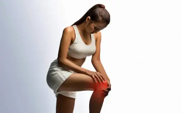 A lady with sports injury to her knee